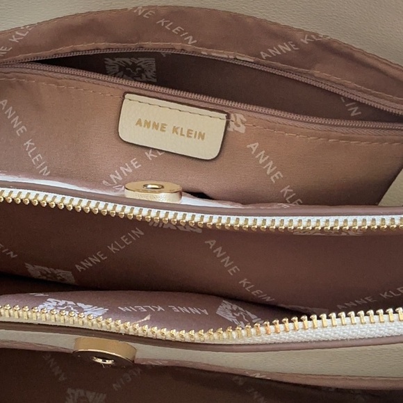 Anne Klein Off White and Gold Shoulder Bag with Chain Details Like New! - Picture 11 of 14